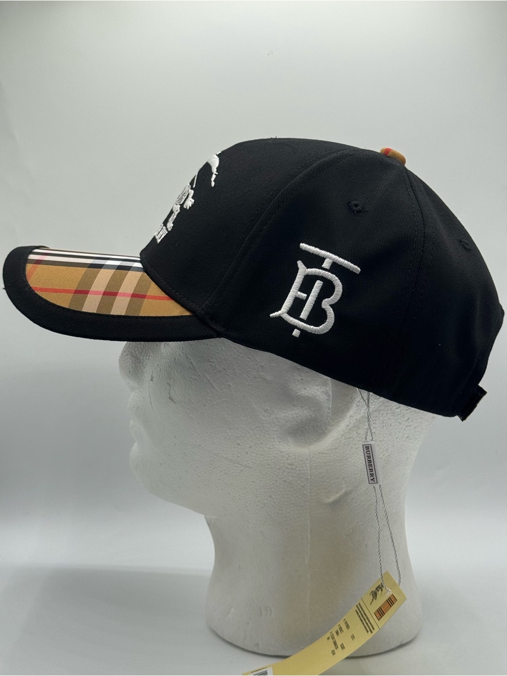 Burberry Cap - Picture 6 of 7